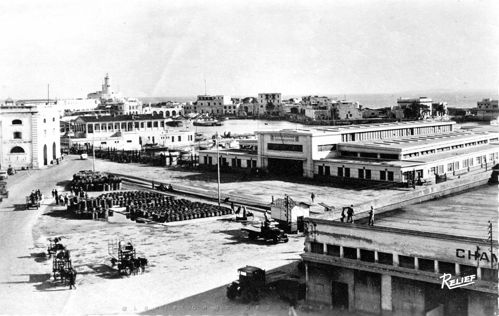 Alger Nouvelle poissonnerie et l'Amirauté.jpg